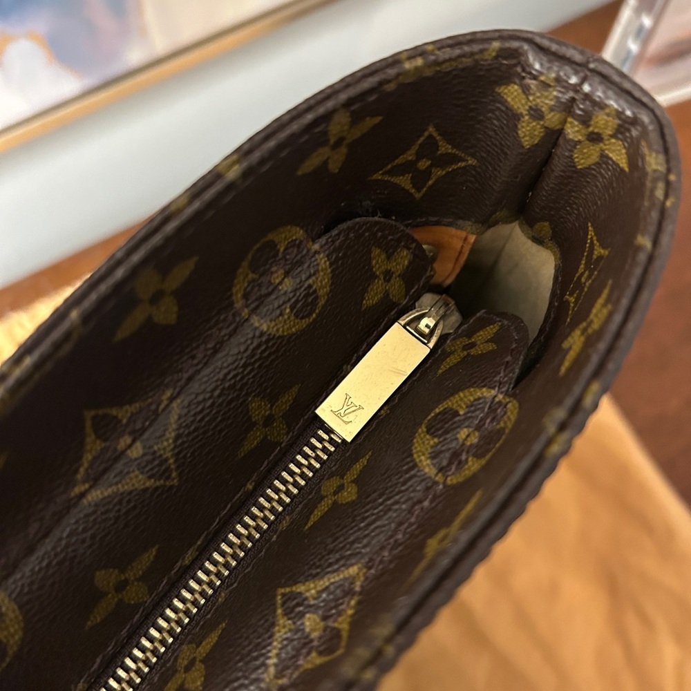 Louis Vuitton Luco Monogram Tote Bag vintage - Picture 10 of 16